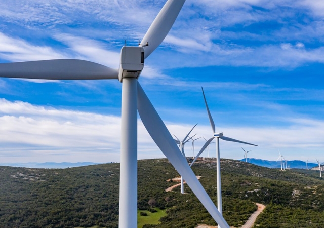 Ağrı’da İpek Geçidi’ne kurulan türbinler rüzgârı enerjiye dönüştürüyor