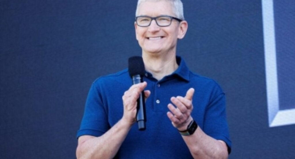 Apple CEO'su Tim Cook'tan çok imalı sözler! 