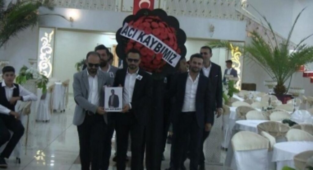 Düğünde damada cenaze töreni! İlk başsağlığı gelinden geldi