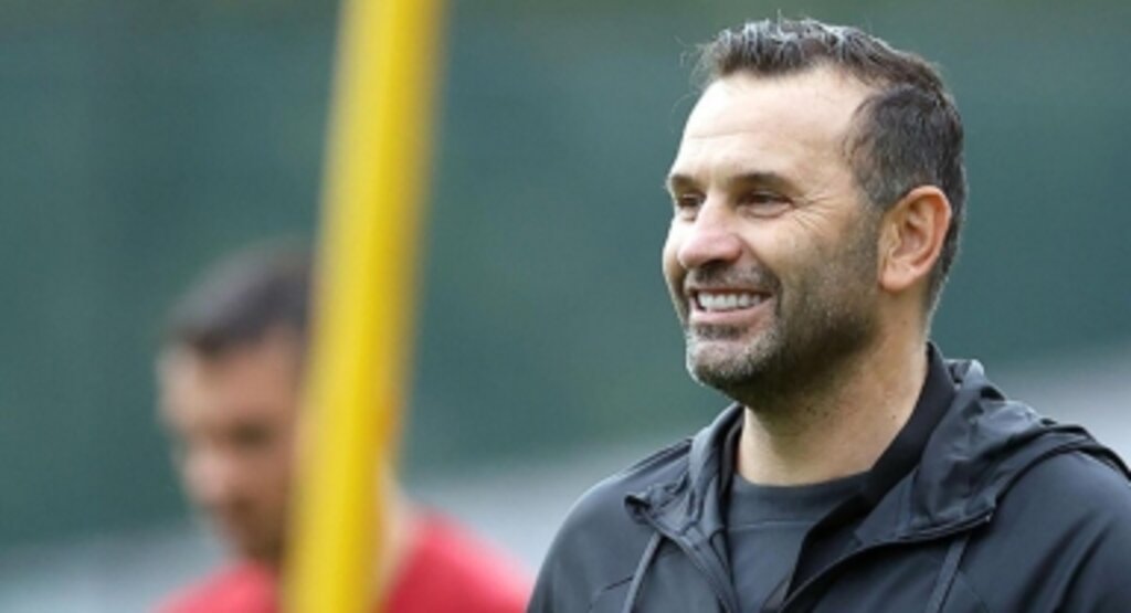 Galatasaray'da Okan Buruk'tan futbolcularına mesaj: Herkesi görmek istiyoruz