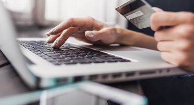 Türkiye’de e-ticaret işlemleri bir yılda yarı yarıya arttı!