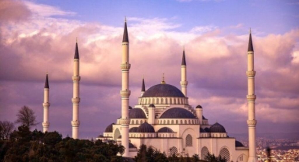 CUMA NAMAZI SAAT KAÇTA? 15 Temmuz 2022 Cuma namazı hangi ilde saat kaçta kılınacak? 15 Temmuz 2022 İstanbul, Ankara, İzmir il il cuma namazı vakti!