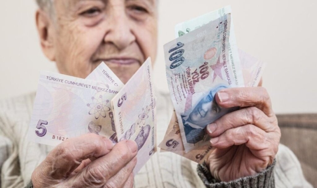 Emekli maaşı ne kadar oldu? En düşük emekli maaşı 2022 ne kadar?