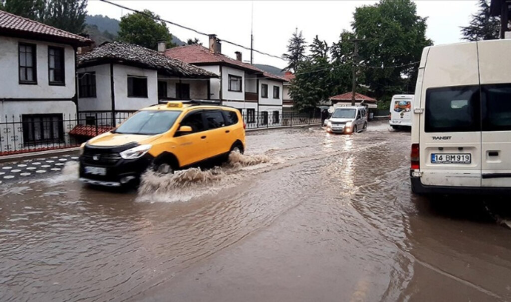 Meteorolojiden Batı Karadeniz için sağanak uyarısı