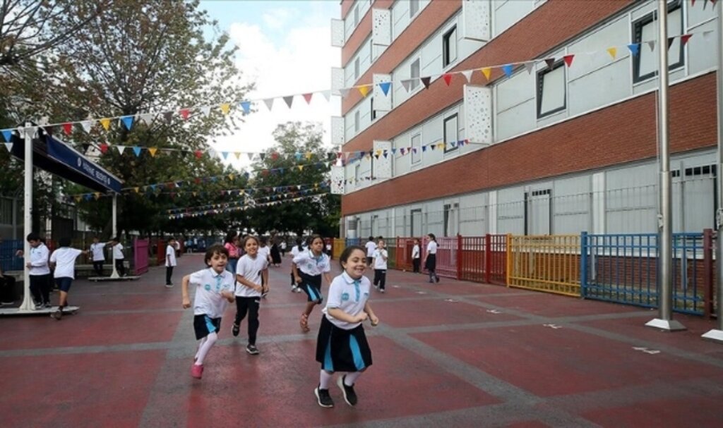 Öğrencilere yeni eğitim dönemine