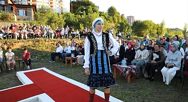 Rize'de yöresel kıyafetler defilesi düzenlendi