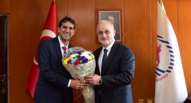 İnsan ve Toplum Bilimleri Fakültesi Dekanlığına Prof. Dr. Vedat Keleş Atandı