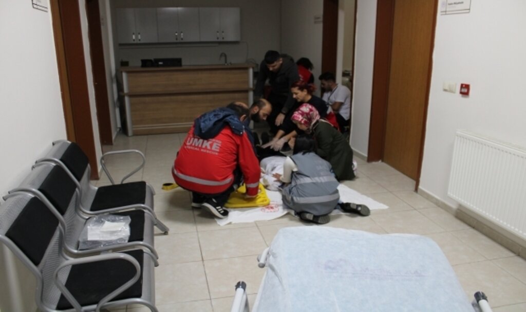 Yeniçağa'da deprem ve yangın tatbikatı gerçekleştirildi
