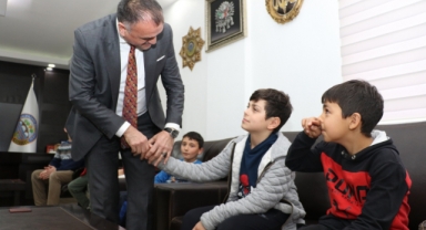 Öğrencilerden Salıpazarı Belediye Başkanı Akgül'e ziyaret
