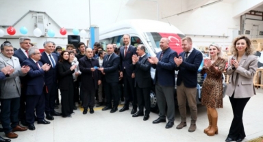 Ford Otosan Samsun'da iki okula araç hibe etti