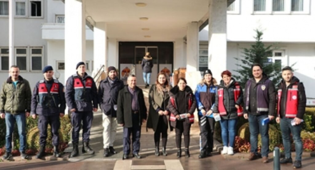 Kadına şiddetle mücadelede kapsamında kahvehanelerde eğitim düzenlendi