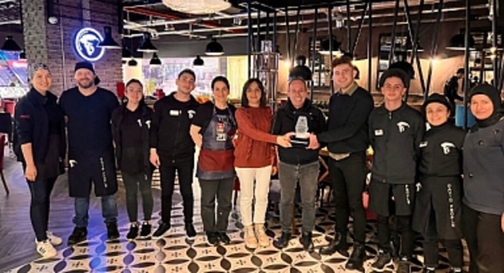David People Coffee & Food Samsun şubesi, 'En Başarılı Şube' Seçildi