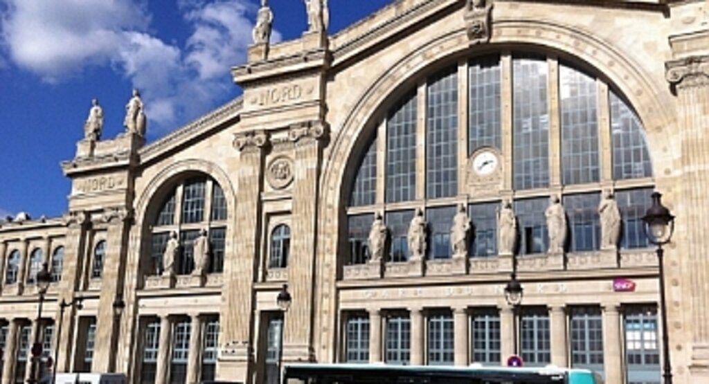Paris'te tren garında bıçaklı saldırı