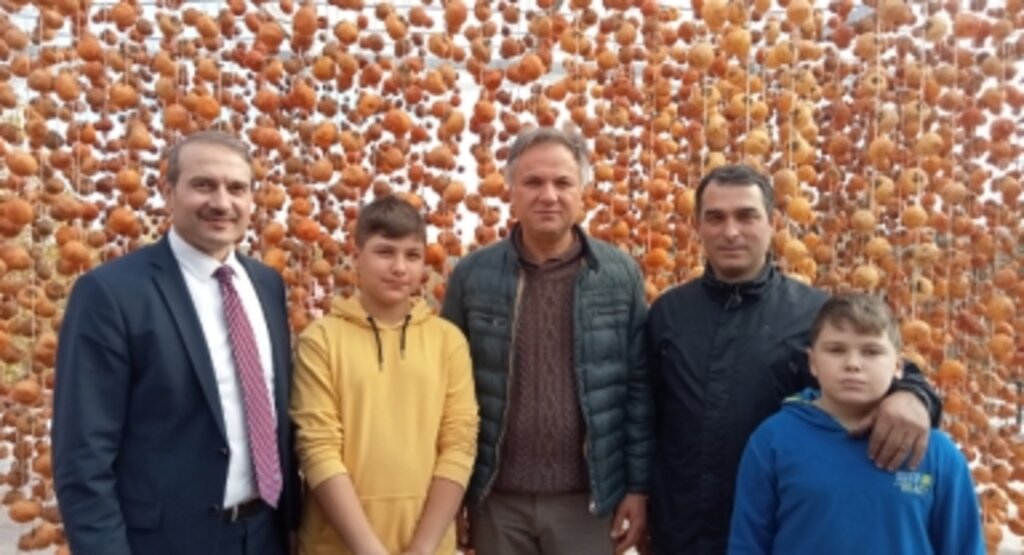Terme'de cennet hurmasını kurutup satan girişimciye ziyaret