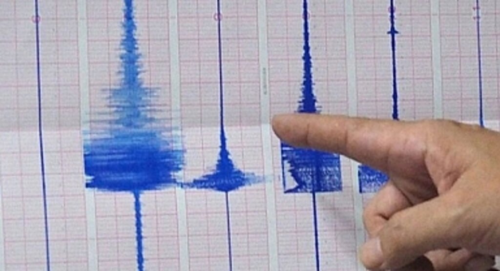 Balıkesir ve Malatya'da panik yaratan deprem! Kandilli şiddetini duyurdu