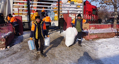 Çarşamba Belediyesi deprem bölgesine yardımlarını sürdürüyor
