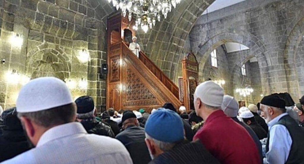 CUMA NAMAZI nasıl kılınır, kaç rekat? Diyanet’ten DEPREM hutbesi! İşte adım adım CUMA NAMAZI KILINIŞI
