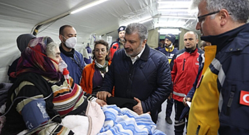 Sağlık Bakanı Koca, Hatay merkezli depremde 18'i ağır, 294 kişinin yaralandığını bildirdi
