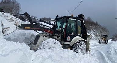 Samsun'da Kar etkili oldu, kapalı yollar açıldı