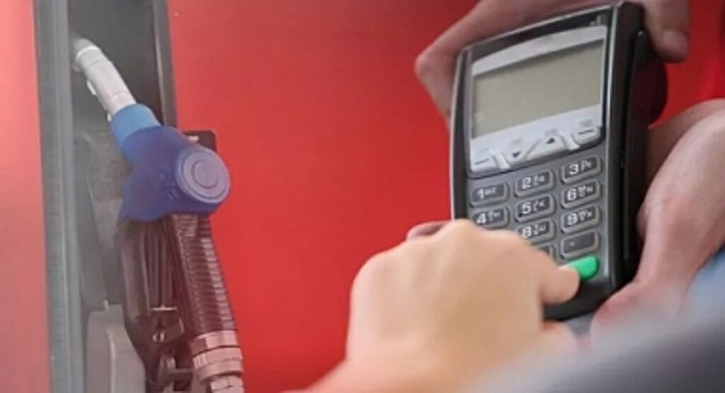 SON DAKİKA | Benzin ve motorine indirim geldi! Akaryakıt fiyatları 20 liranın altını gördü