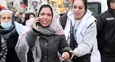 Son Dakika: Depremde hayatını kaybedenlerin sayısı 43 bin 556'ya yükseldi