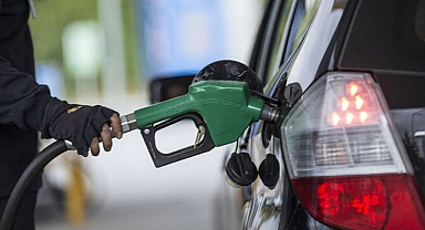 Araç sahiplerine müjde: Motorine indirim geliyor! Gece yarısından itibaren...