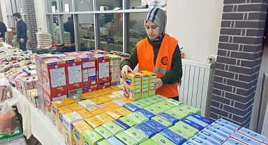 Bafra'dan depremzedelere yardımlar devam ediyor