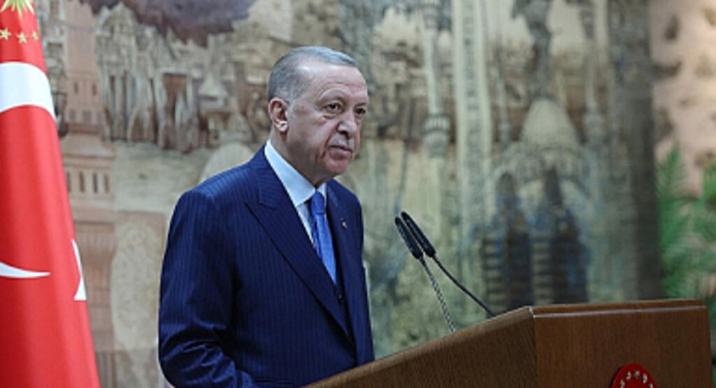Cumhurbaşkanı Erdoğan: Deprem bölgesinde konutlar 3 veya 4 katlı, 3 oda 1 salon olarak hak sahiplerine verilecek