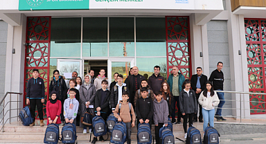 Sportif yetenek taramasında başarılı olan öğrencilere spor seti verildi