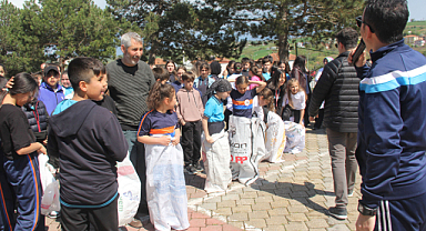 Havza 25 Mayıs Ortaokulu'nda 23 Nisan şenliği düzenlendi