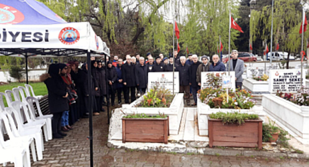 Şehit Astsubay Tolga Pehlivan, kabri başında anıldı