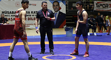 Yaşar Doğu U17 Serbest Güreş Türkiye Şampiyonası Samsun’da başladı