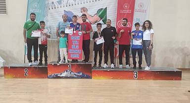 Asarcıklı sporcular bilek güreşi şampiyonasından dereceyle ayrıldı