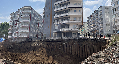 Samsun'da temel kazısında toprak kayması nedeniyle 6 katlı apartman boşaltıldı