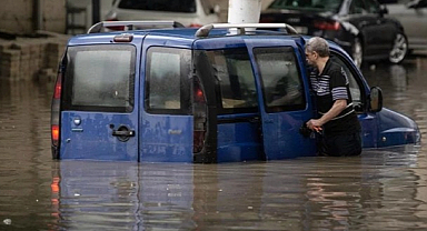 Bir yanımız kavruluyor, bir yanımız sele gidiyor! Meteoroloji'den 9 kente