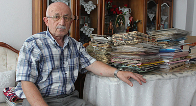 Babasından kalan gazete arşivleme alışkanlığını 64 yıldır sürdürüyor