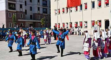 Vezirköprü'de İlköğretim Haftası kutlandı