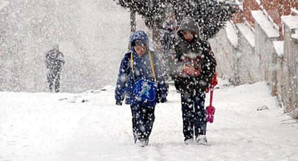 BUGÜN OKULLAR TATİL Mİ? 8 Aralık Cuma İstanbul, Ankara, Antalya, Bursa, İzmir bugün okul var mı, kar tatili mi? Meteoroloji'den uyarı!