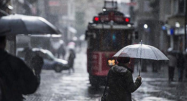 İstanbullular dikkat! AKOM'dan kuvvetli yağış uyarısı: Yarın öğlene kadar sürecek