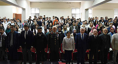 Tarihi Süreç ve Edebi İçeriği ile İstiklal Marşımız konulu panel düzenlendi