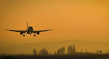 Türk Hava Sahasında Yeni Rekor: 1906 Transit Uçuş