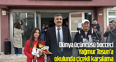 Dünya üçüncüsü bocceci Yağmur Tosun’a okulunda çiçekli karşılama