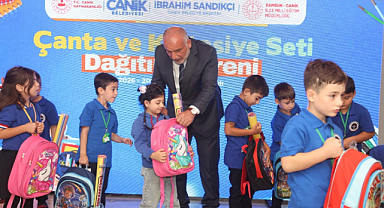 Canik’te Birinci Sınıf Öğrencilerine Çanta ve Kırtasiye Desteği