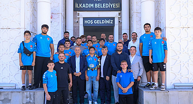 İlkadımlı Güreşçiden Tarihi Başarı: Oğuzhan Kaya Yağlı Güreş Cumhurbaşkanlığı Kupası’nda