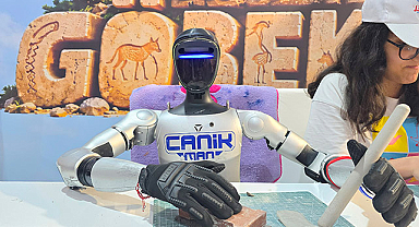 Canik Belediyesi'nin İnsansı Robotu CANİKMAN TEKNOFEST Güneydoğu'da Gündem Oldu