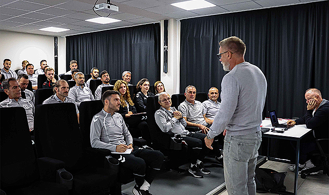 Thorsten Fink’ten Samsunspor Akademisi’ne Çıkarma: A Takım İçin Ortak Çalışma Zirvesi