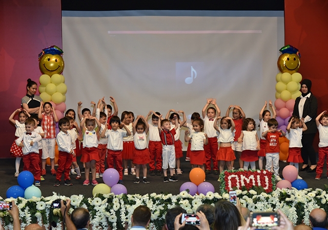 Gündüz Bakımevi, Çocuklar için Mezuniyet Töreni Düzenledi