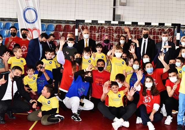 Dünya Engelliler Günü Minik Sporcular Etkinliğinde Çocuklar Spor Yaparak Eğlendi