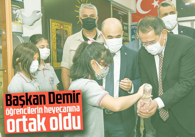Başkan Demir, öğrencilerin heyecanına ortak oldu