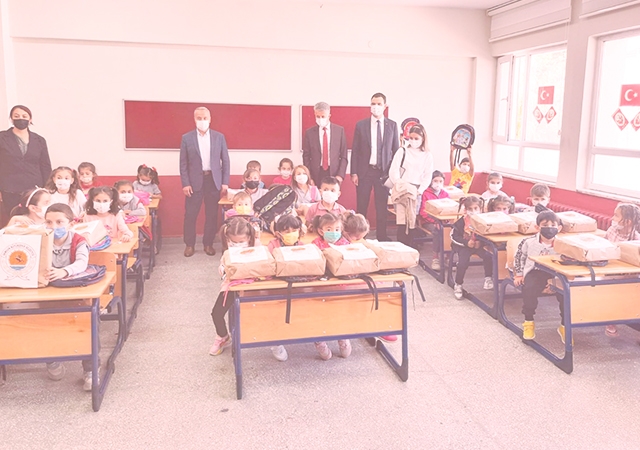 Öğrencilere kırtasiye desteği